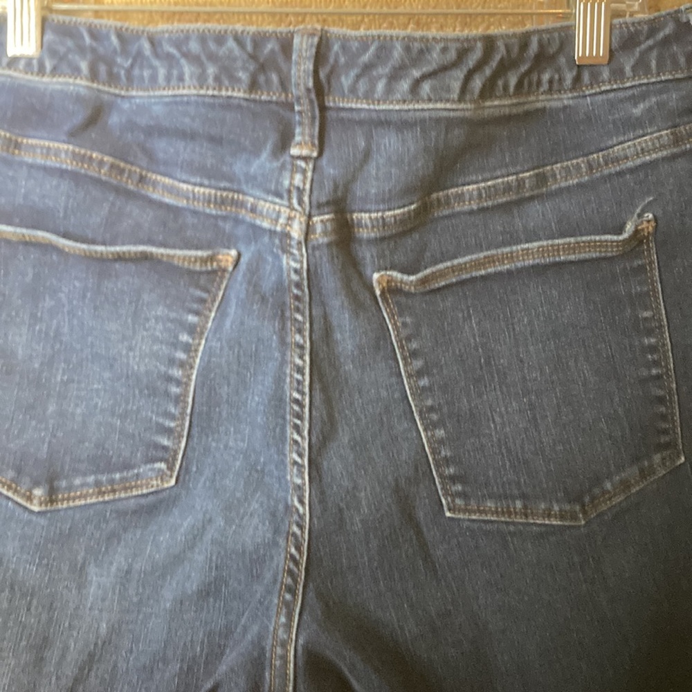 Universal Thread size 16 jeans. - Picture 10 of 11